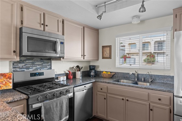 Detail Gallery Image 14 of 40 For 634 Vista Pacifica Cir, Pismo Beach,  CA 93449 - 2 Beds | 2 Baths