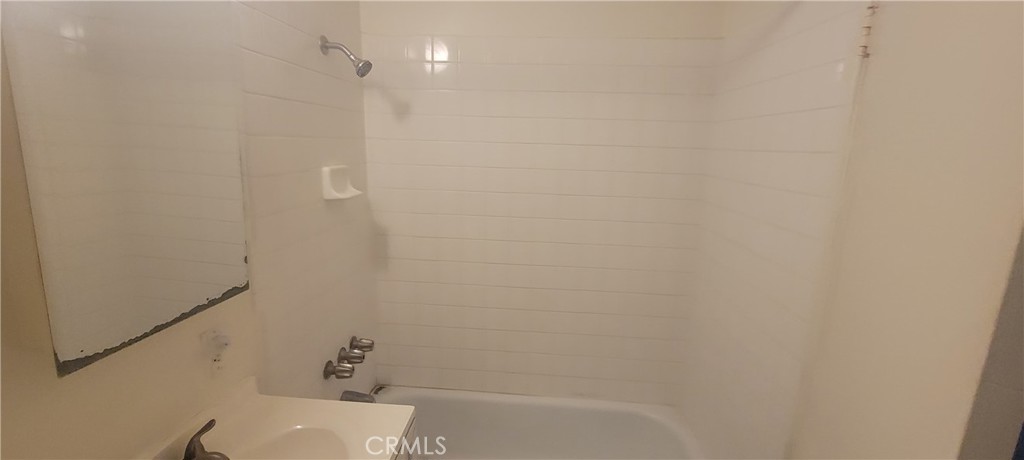 https://media.crmls.org/medias/148bf88d-2b34-4d12-b65e-2a908b1b57f1.jpg?preset=X-Large