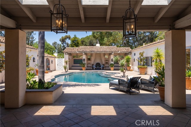 17716 Via De Fortuna, Rancho Santa Fe CA: https://media.crmls.org/medias/148cb40a-523b-4c40-b7ec-8961e955f31f.jpg