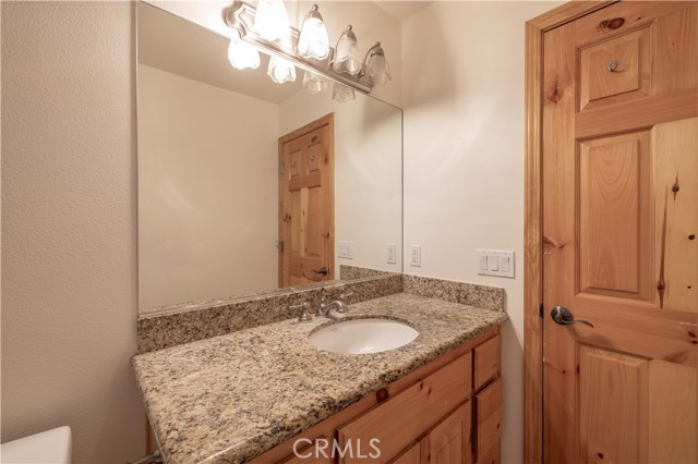 Detail Gallery Image 12 of 23 For 708 Knight Ave, Big Bear Lake,  CA 92315 - 2 Beds | 2 Baths