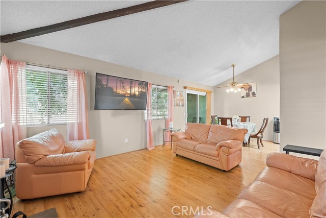 Detail Gallery Image 8 of 29 For 3204 Little Mountain Dr #B,  San Bernardino,  CA 92405 - 3 Beds | 2 Baths