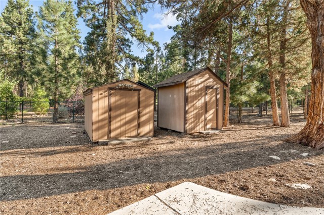 1540 Alderwood Court, Big Bear City CA: https://media.crmls.org/medias/148f2f40-82fe-4377-a257-4b4db691df45.jpg