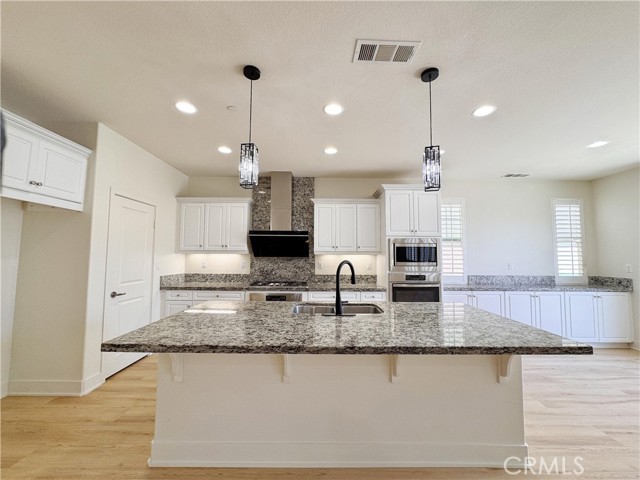 Detail Gallery Image 8 of 42 For 12827 Meridian St, Corona,  CA 92880 - 4 Beds | 3 Baths