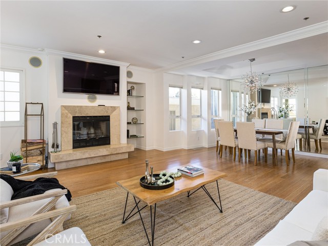 Detail Gallery Image 9 of 37 For 10664 Wilkins Ave #202,  Los Angeles,  CA 90024 - 2 Beds | 2/1 Baths