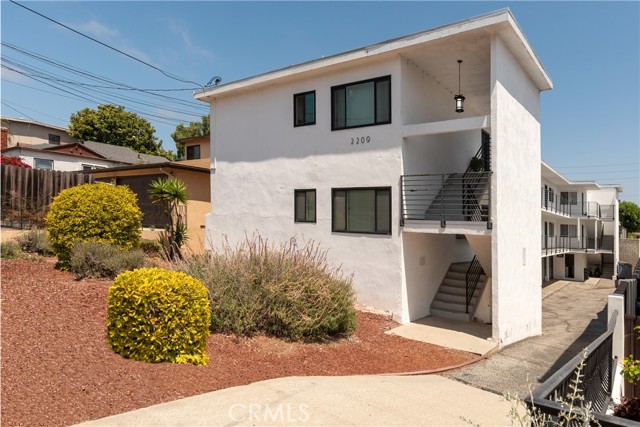 2209 Carnegie Lane, Redondo Beach CA: https://media.crmls.org/medias/149203d9-326a-46fe-9998-b560201926f2.jpg