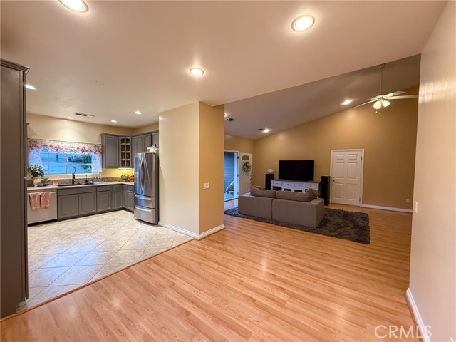 Detail Gallery Image 13 of 42 For 8921 Deer Trl, Frazier Park,  CA 93225 - 4 Beds | 3 Baths