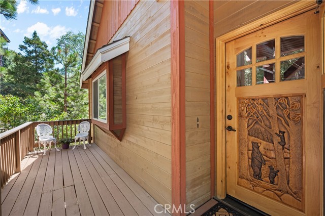 1088 Nadelhorn Drive, Lake Arrowhead CA: https://media.crmls.org/medias/14935d82-cf93-4cbc-89ee-d50cd3249908.jpg