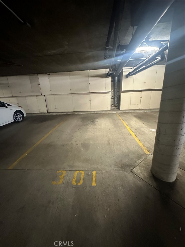 https://media.crmls.org/medias/1493714b-d9e4-4e07-a58c-620b3dfc8033.jpg?preset=X-Large