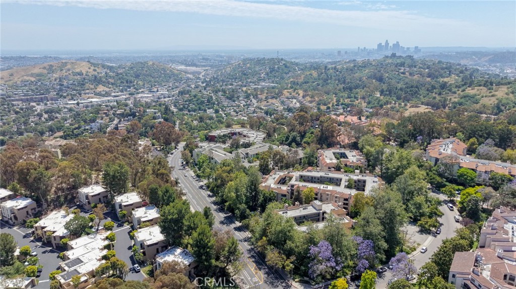 https://media.crmls.org/medias/1493f6d0-703e-4bf5-a718-32439d32d8ce.jpg?preset=X-Large