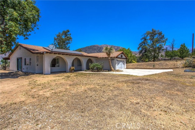 32272 Florida Avenue, Mentone CA: https://media.crmls.org/medias/1494084f-7a2c-4a77-bb96-8d4a359aae2e.jpg