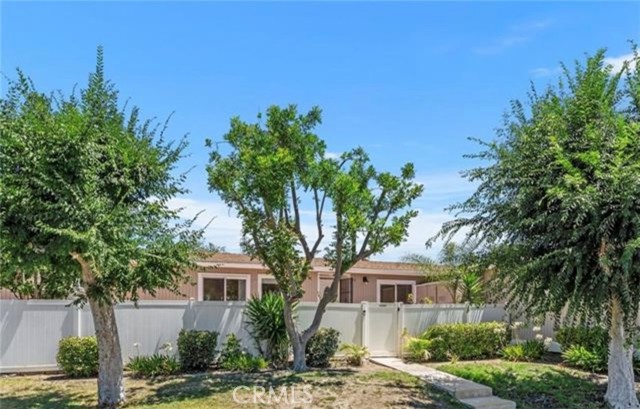 Detail Gallery Image 2 of 37 For 25786 via Lomas #83,  Laguna Hills,  CA 92653 - 3 Beds | 2 Baths