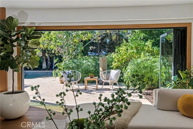 Detail Gallery Image 7 of 46 For 9701 Bothwell Road, Northridge,  CA 91324 - 4 Beds | 3/1 Baths