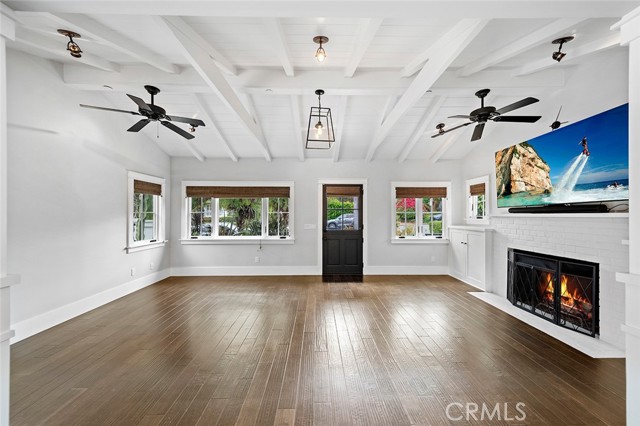 411 Poplar Street, Laguna Beach CA: https://media.crmls.org/medias/14956193-c694-4755-8fd0-aad3a58e21a6.jpg