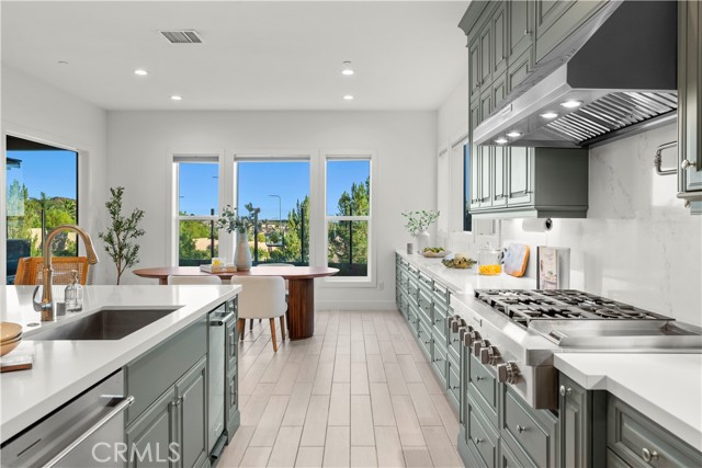 Detail Gallery Image 8 of 53 For 20526 W Deer Grass Ct, Porter Ranch,  CA 91326 - 5 Beds | 5/1 Baths