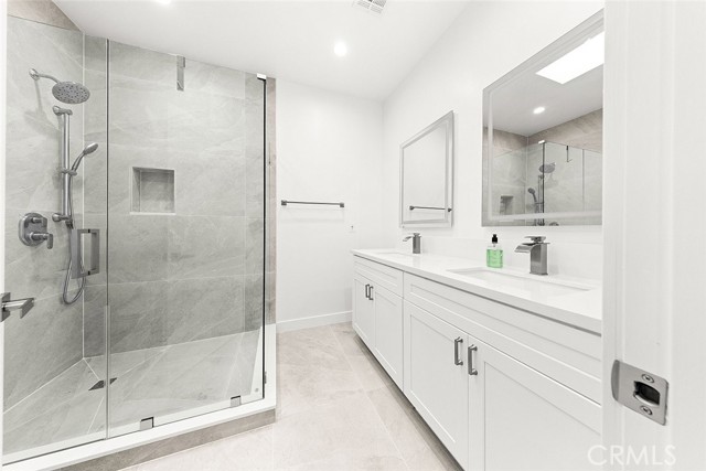 Detail Gallery Image 42 of 58 For 13010 Hartland St, North Hollywood,  CA 91605 - 2 Beds | 1 Baths