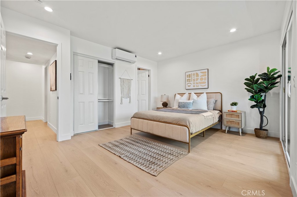 MLS #OC25253538 image #13