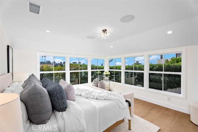 Detail Gallery Image 21 of 48 For 307 Emerald Bay, Laguna Beach,  CA 92651 - 5 Beds | 4/1 Baths