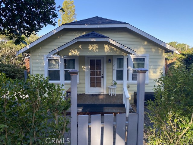 Detail Gallery Image 2 of 9 For 2501 Wilcombe Dr, Cambria,  CA 93428 - 4 Beds | 3/1 Baths