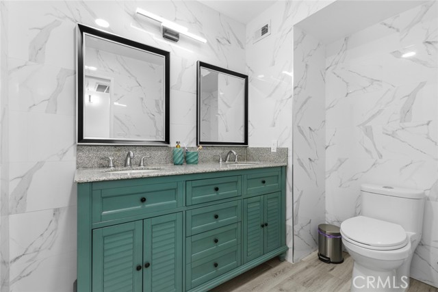 8801 Cedros Avenue, Panorama City CA: https://media.crmls.org/medias/14979213-10e5-48ed-8b6d-5a716a00972e.jpg