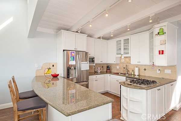 Detail Gallery Image 7 of 38 For 1070 Noria St, Laguna Beach,  CA 92651 - 3 Beds | 2 Baths