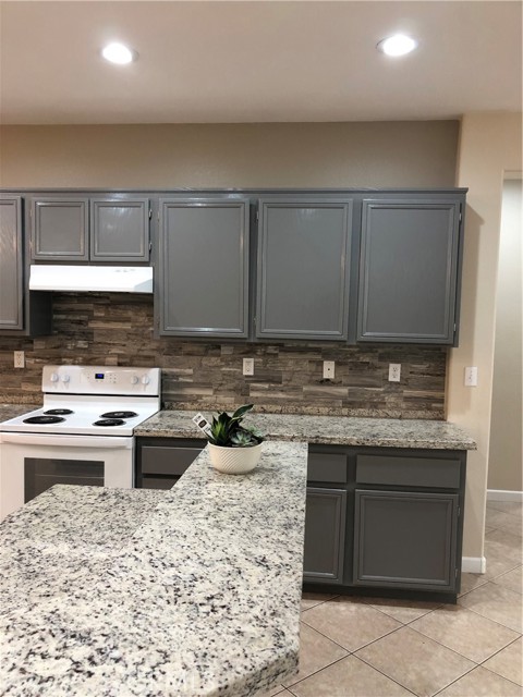 Detail Gallery Image 16 of 63 For 12941 Rising Moon Way, Victorville,  CA 92392 - 4 Beds | 2 Baths