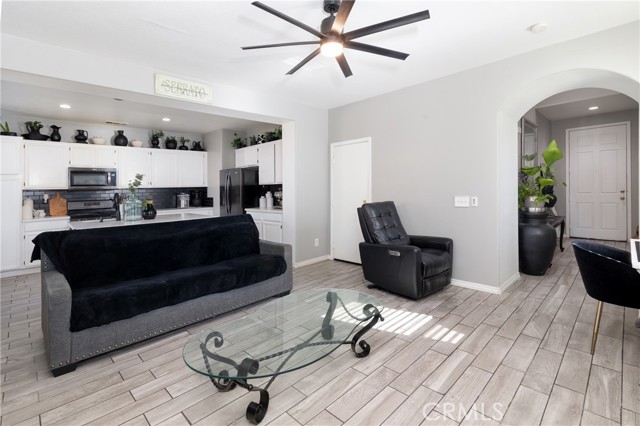 Detail Gallery Image 8 of 37 For 3893 Moravia Ct, Perris,  CA 92571 - 3 Beds | 2/1 Baths