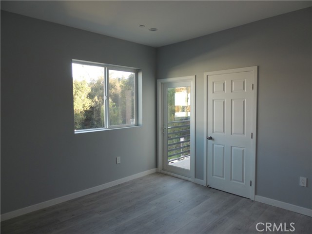 Detail Gallery Image 7 of 16 For 22735 Del Valle St #4,  Woodland Hills,  CA 91364 - 2 Beds | 1 Baths