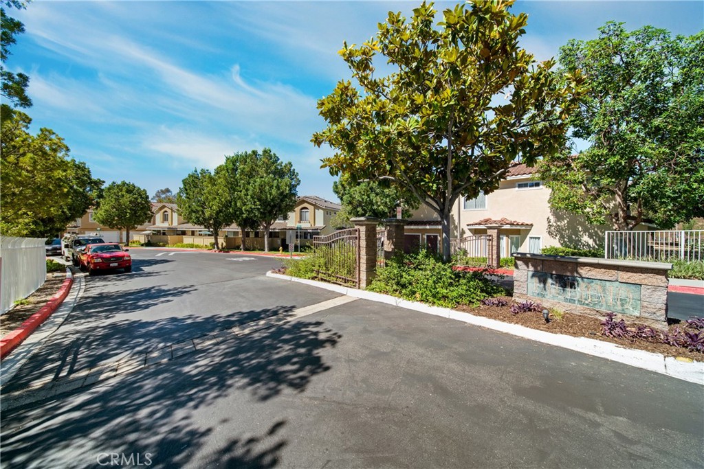 MLS #OC25160975 image #35