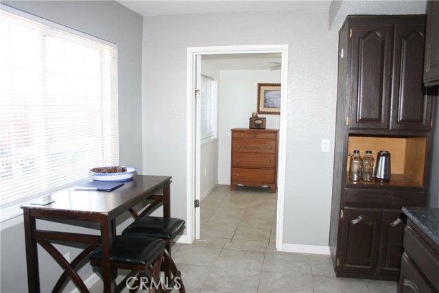 Detail Gallery Image 9 of 37 For 921 E Elizabeth St, Barstow,  CA 92311 - 4 Beds | 2 Baths