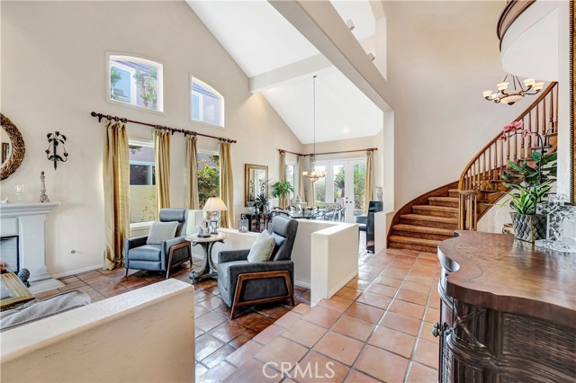 Detail Gallery Image 7 of 63 For 6392 Doral Dr, Huntington Beach,  CA 92648 - 3 Beds | 3/1 Baths