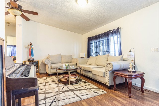 Detail Gallery Image 10 of 55 For 14411 Palmdale Rd #64,  Victorville,  CA 92392 - 3 Beds | 2 Baths