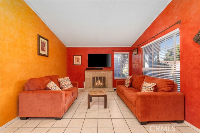 Detail Gallery Image 8 of 35 For 5762 Sky Meadow, Jurupa Valley,  CA 92509 - 3 Beds | 2 Baths