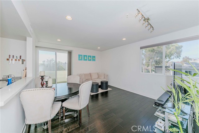Detail Gallery Image 9 of 39 For 436 S Virgil Ave #403,  Los Angeles,  CA 90020 - 2 Beds | 2 Baths