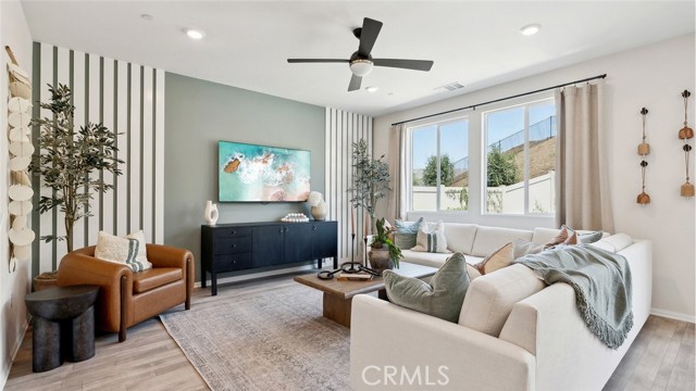 Detail Gallery Image 2 of 21 For 26223 Gentry Ave, Corona,  CA 92883 - 3 Beds | 2/1 Baths