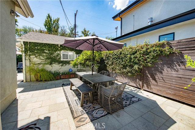 13964 Peach Grove Street, Sherman Oaks CA: https://media.crmls.org/medias/149ad55a-251f-4967-a17a-c3eaa4974960.jpg