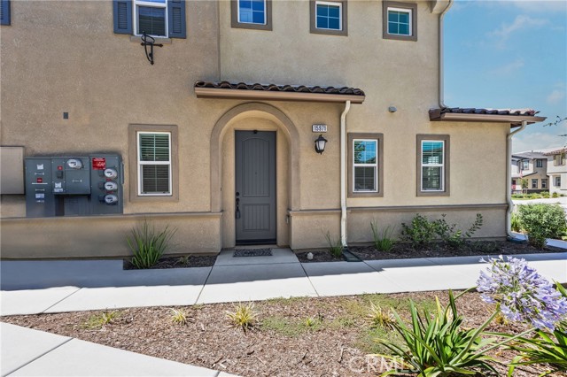 Detail Gallery Image 4 of 29 For 15971 Aventurine Ln, Chino,  CA 91708 - 3 Beds | 2/1 Baths