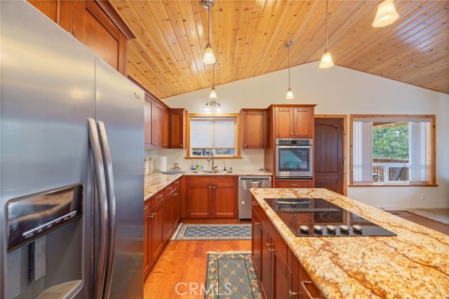 Detail Gallery Image 10 of 67 For 37745 Marina View, Bass Lake,  CA 93604 - 3 Beds | 2 Baths