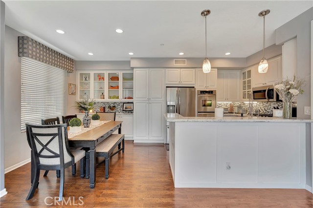 19281 Surf Drive, Huntington Beach CA: https://media.crmls.org/medias/149c4ad9-1507-4fc8-a924-28fdc2390b03.jpg