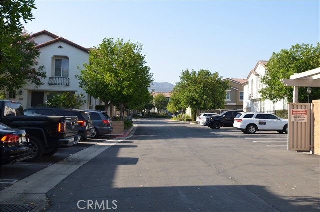 Detail Gallery Image 6 of 9 For 15723 Parkhouse Dr #40,  Fontana,  CA 92336 - 3 Beds | 2/1 Baths