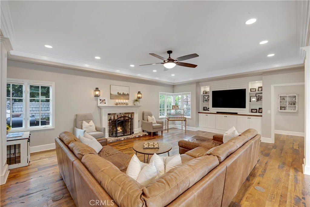 149ce005 Dedf 4be2 A79c 0040df47b8fe