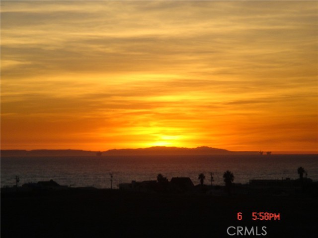 Detail Gallery Image 3 of 6 For 17 Ima Loa Ct, Newport Beach,  CA 92663 - 2 Beds | 2/1 Baths