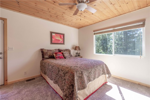 Detail Gallery Image 34 of 63 For 366 Mason Ln, Big Bear City,  CA 92314 - 5 Beds | 4/1 Baths