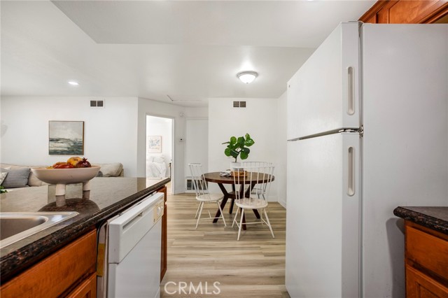 Detail Gallery Image 11 of 21 For 1140 W Blaine St #202,  Riverside,  CA 92507 - 1 Beds | 1 Baths