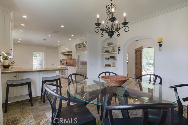 516 E Stocker Street, Glendale CA: https://media.crmls.org/medias/149dd524-f257-4109-a4d8-b5b1c6878fc3.jpg