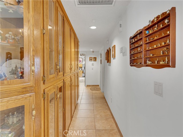 Detail Gallery Image 15 of 32 For 6209 Spring Valley Dr, Bakersfield,  CA 93308 - 3 Beds | 2 Baths