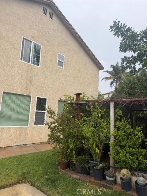 Detail Gallery Image 4 of 63 For 28512 Meadow Heights Ct, Canyon Country,  CA 91387 - 6 Beds | 3 Baths