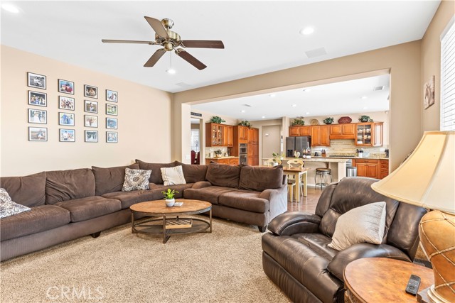 Detail Gallery Image 19 of 71 For 1357 Onyx Cir, Corona,  CA 92882 - 5 Beds | 4 Baths