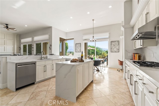 55675 Turnberry Way, La Quinta CA: https://media.crmls.org/medias/14a07a68-3cca-4aeb-ae56-8c9c96bf5f50.jpg