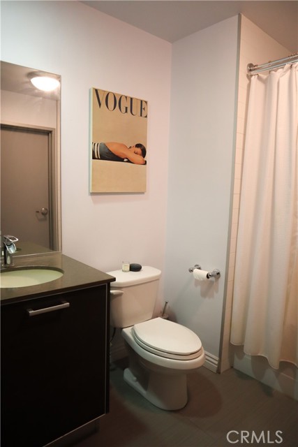 645 W 9th Street, Los Angeles CA: https://media.crmls.org/medias/14a0adfc-8081-4e65-b5df-063ead193245.jpg