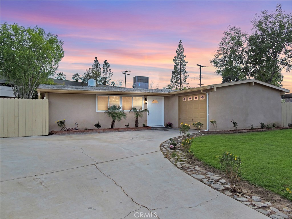 3842 Manchester Place, Riverside, CA 92503